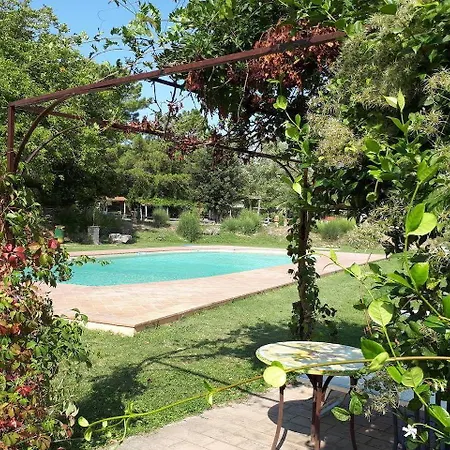 Casa rural Borgo Santa Maria *